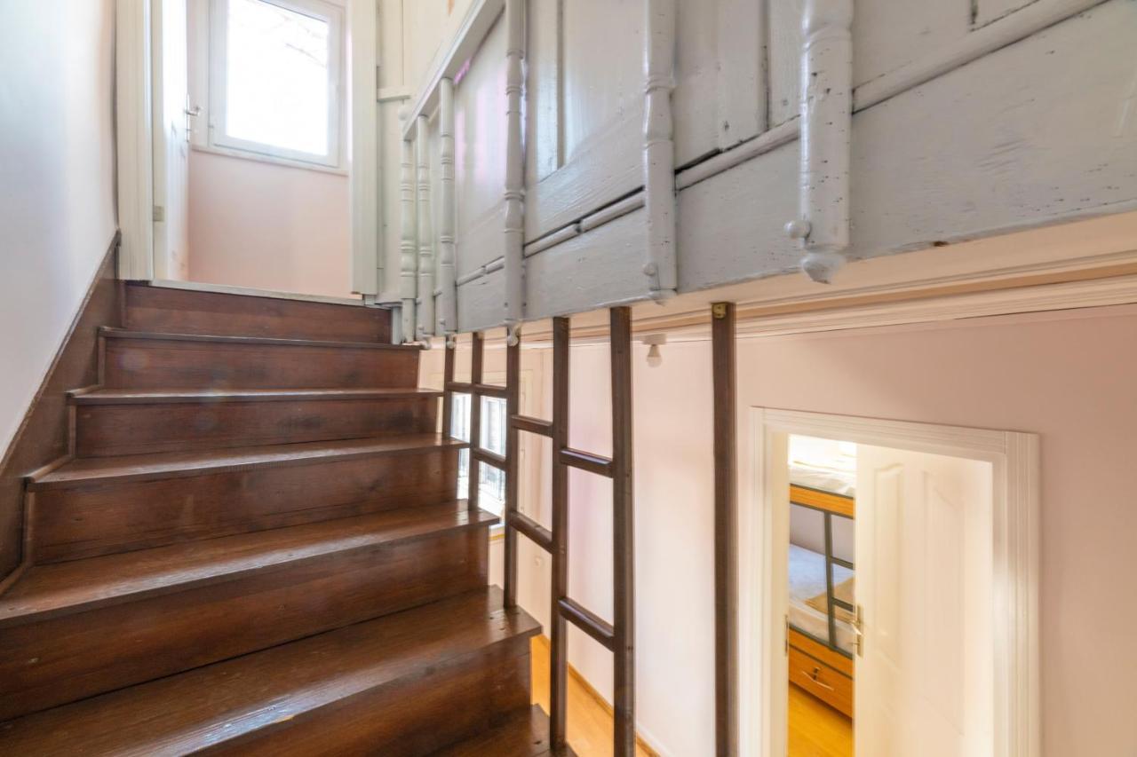 Taksim Wooden House Hostel Stambuł Zewnętrze zdjęcie